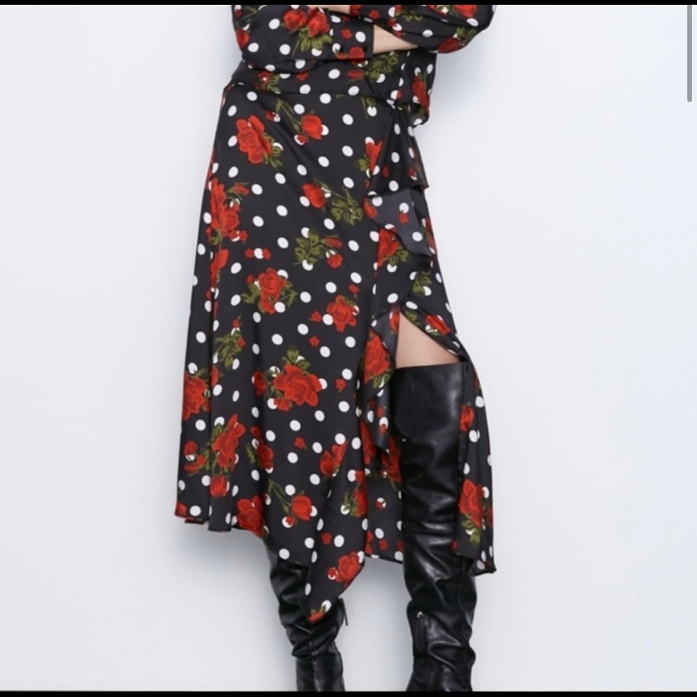 Zara polka dots and roses ruffled skirt. Size XL.